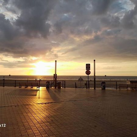 Suite Kursaal Met Zeezicht Oostende Exteriör bild