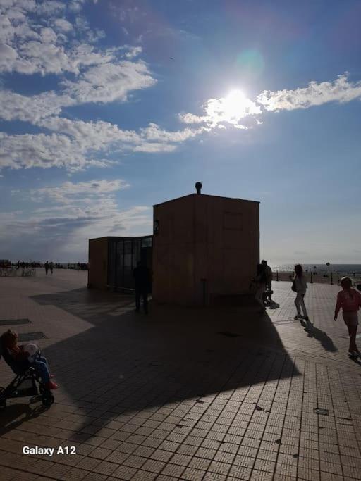 Suite Kursaal Met Zeezicht Oostende Exteriör bild